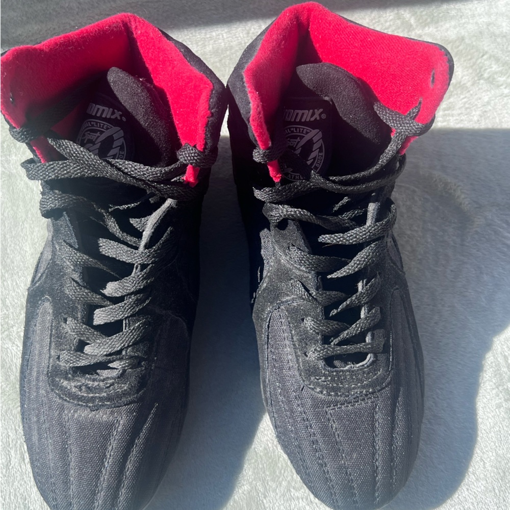 Otomix Stingray weightlifting shoes